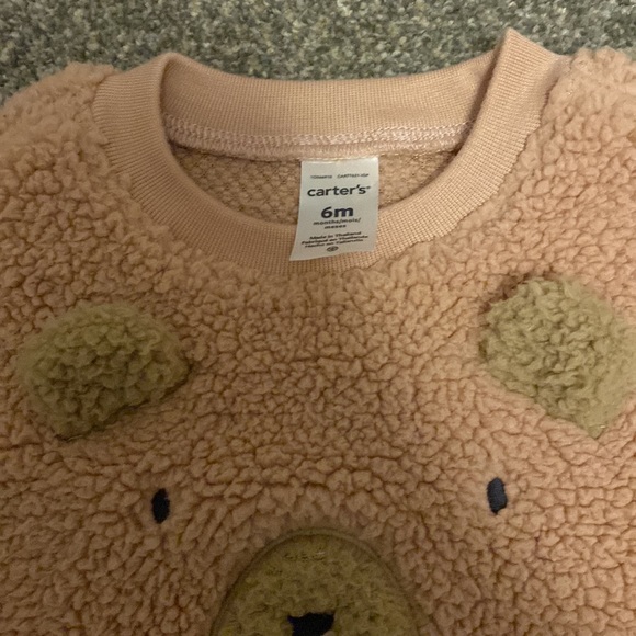 Carter’s fleece outfit - Picture 2 of 4